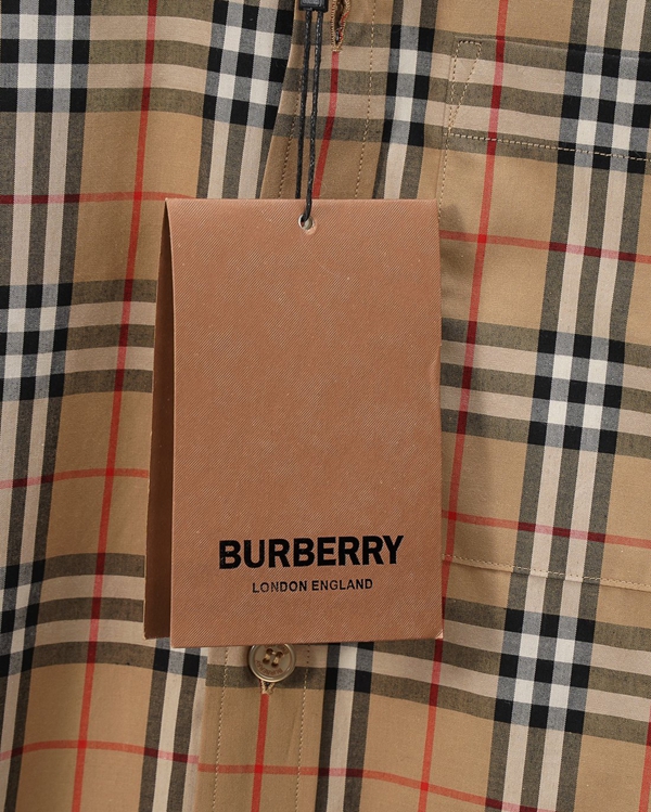 ブランドシャツ角部分ディテール